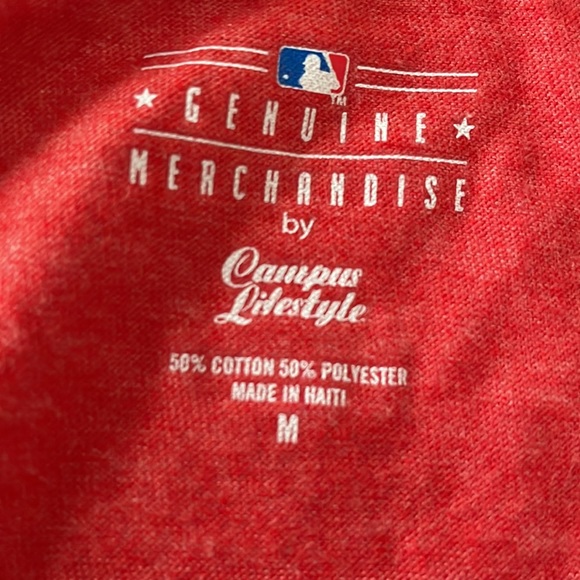 Philadelphia Phillies Woman’s V Neck T-shirt size M - Picture 2 of 5